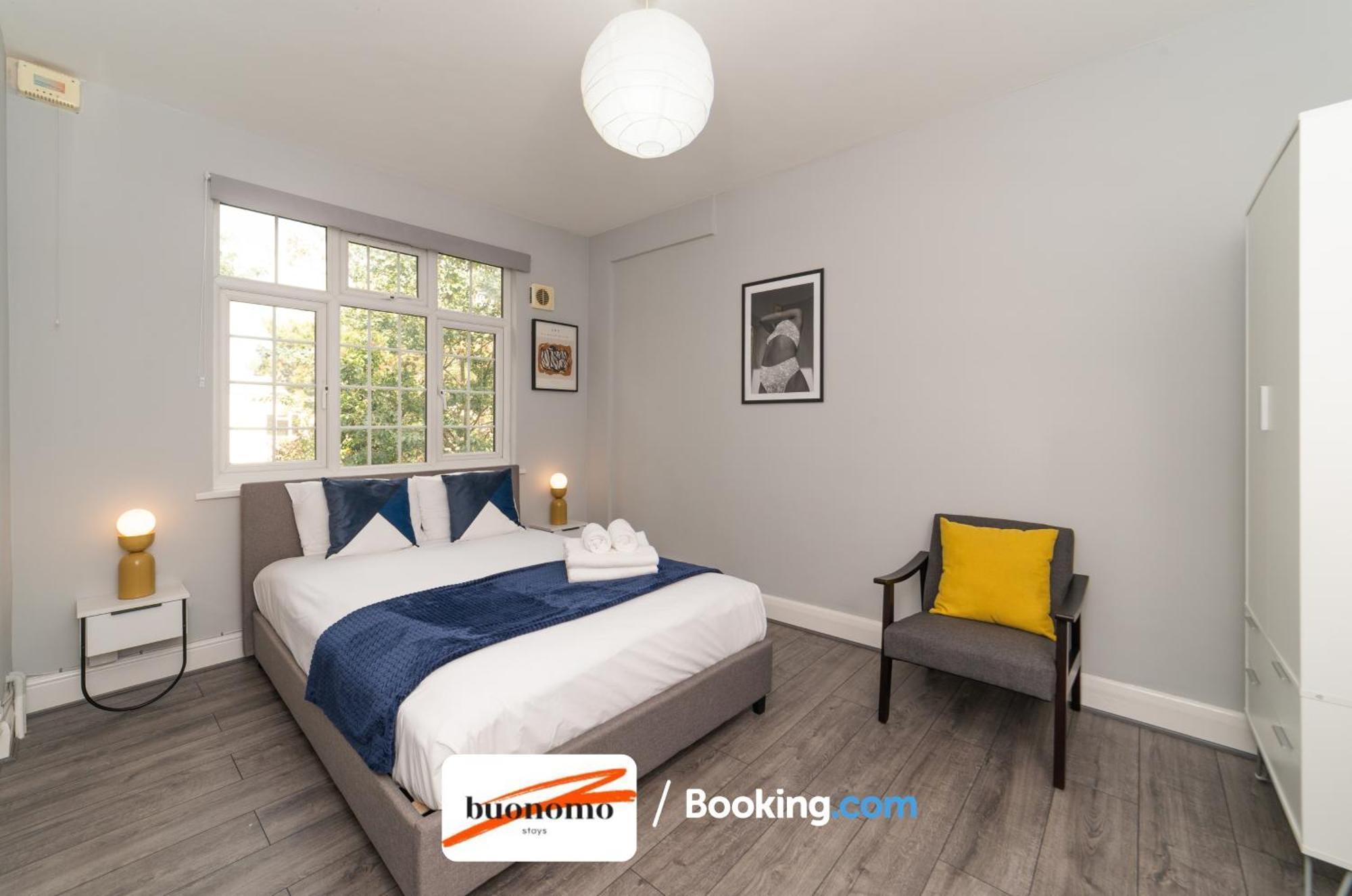 Two Bedroom Apartment By Buonomo Stays Short Lets & Serviced Accommodation With Balcony London Eksteriør billede
